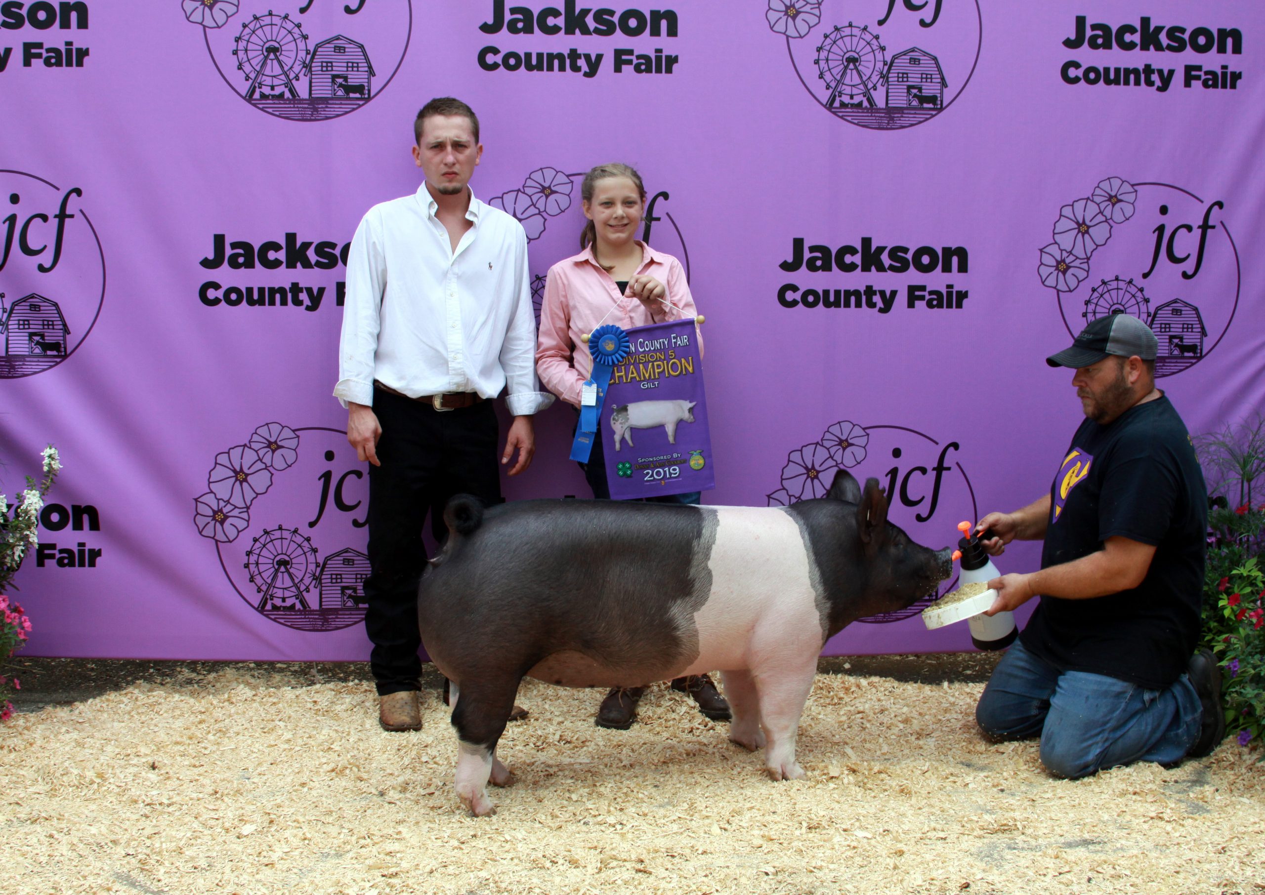Jackson County Fair, Division 5 Champion Gilt, Sired by Smooth Criminal